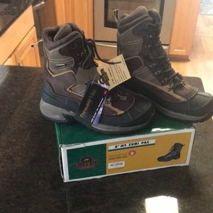 Men’s Size 9 Insulated Waterproof Boots